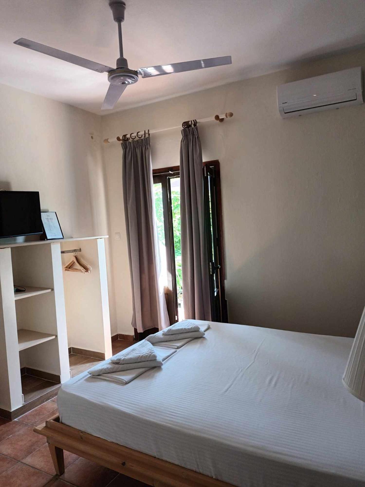 Achillion B&B ปาราเลีย สโกทินิส ภายนอก รูปภาพ